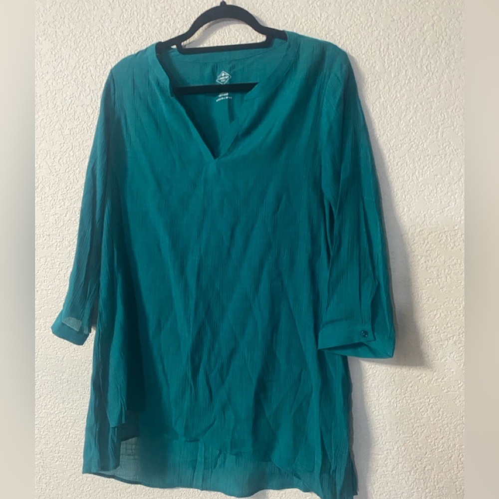 St. John's Bay women’s Teal V-Neck 3/4 Sleeve Tunic lightweight and Flowy Size M